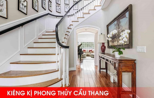 kiêng kỵ phong thủy cầu thang