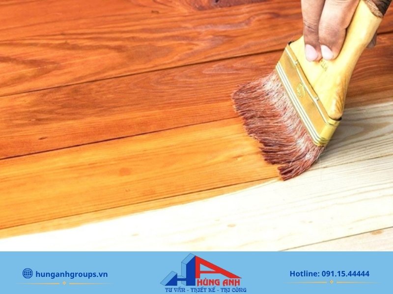 Lớp sơn PU, Vecni đóng vai trò như chiếc áo giáp bảo vệ mặt gỗ khỏi sự xâm nhập của mọt cánh cứng.