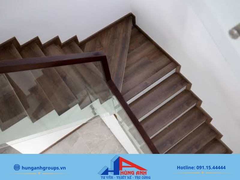 Chiếu nghỉ cầu thang là gì? Kích thước chuẩn mới nhất 2026 Mẫu chiếu nghỉ cầu thang gỗ