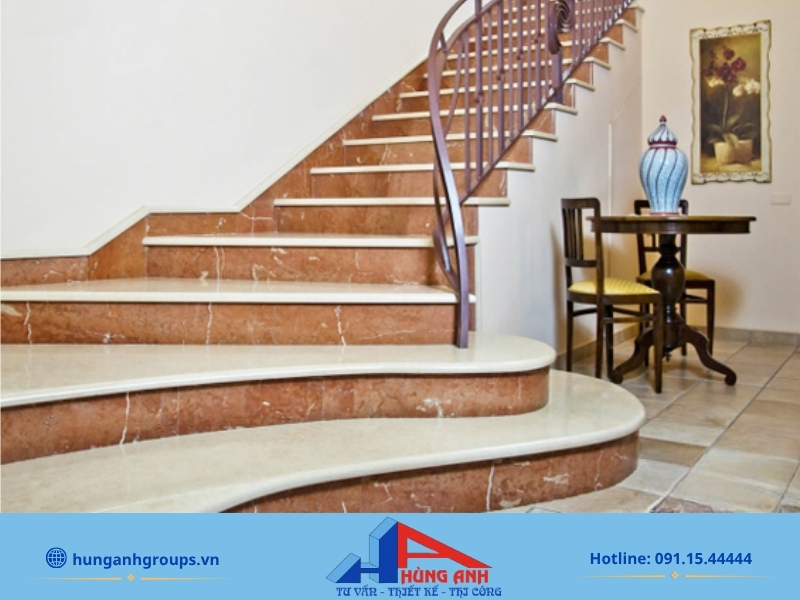 Chiếu nghỉ cầu thang là gì? Kích thước chuẩn mới nhất 2026 Mẫu chiếu nghỉ cầu thang đá trắng
