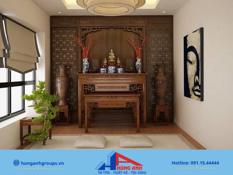 Cửa sổ phòng thờ nên thiết kế lệch sang hai bên, kết hợp rèm che để cản gió độc.