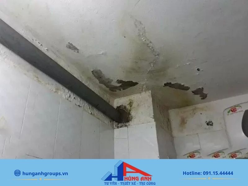 Trần nhà bị nứt thấm nước: Nguyên nhân & Xử lý dứt điểm 100% Dấu hiệu nhận biết trần nhà đang bị nứt và thấm nước