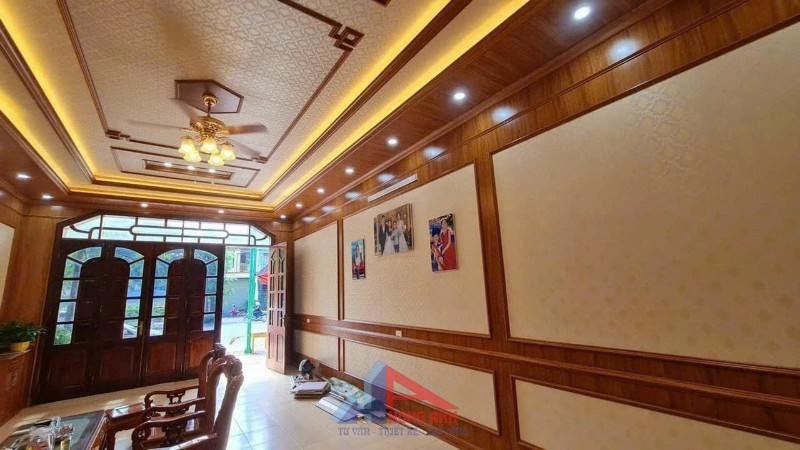 Trần nhựa là gì?