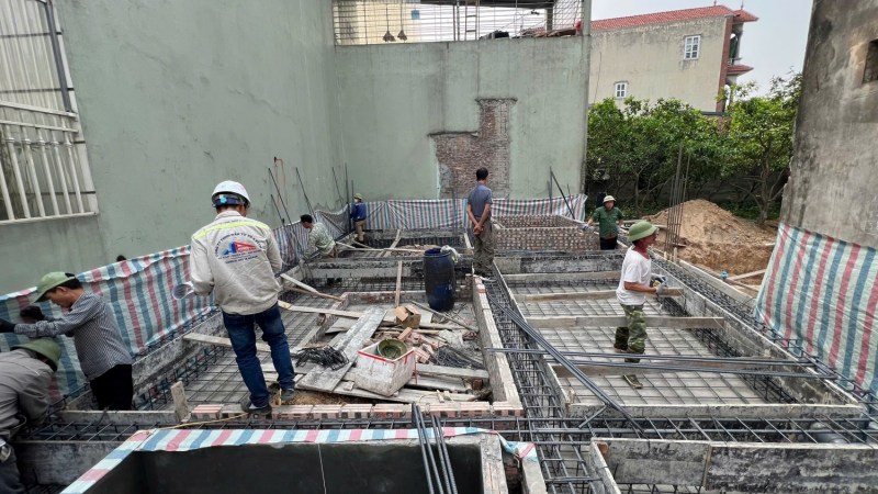 Có nên xây nhà trọn gói không? thợ thi công làm sắt móng
