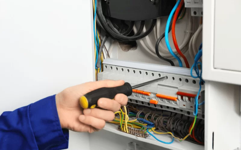 Cách tính chi phí lắp đặt điện nước cho nhà ở lắp đặt đường điện tổng