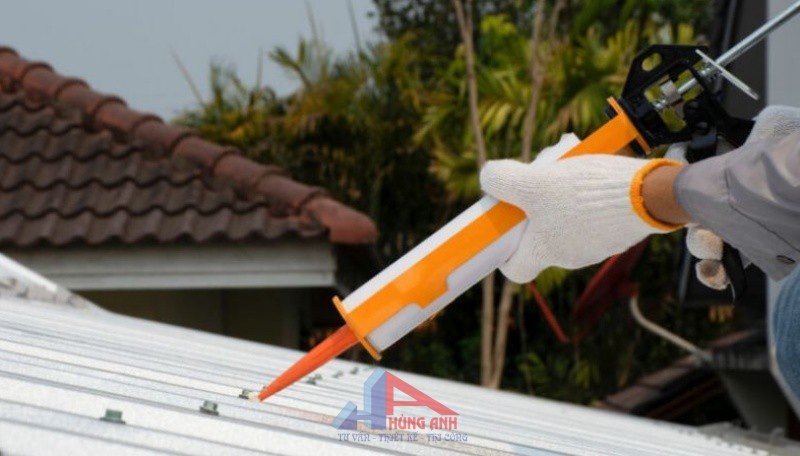 Sửa Mái Tôn Cũ Thấm Dột boc dauuvit bang keo
