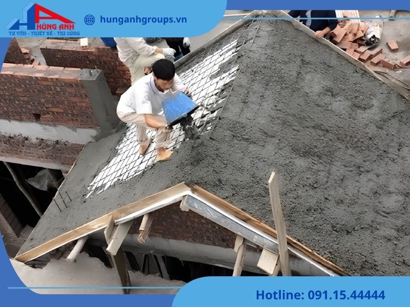 Đổ Bê Tông Mái Đúng Kỹ Thuật, Hạn Chế Nứt Và Thấm Áp dụng nguyên tắc dải đổ từ xa về gần, từ thấp lên cao