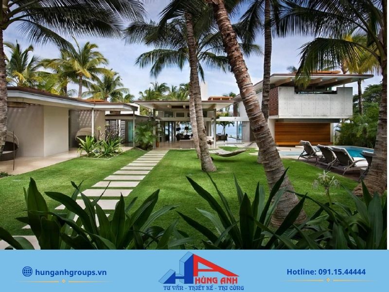 Biệt thự nhiệt đới kết hợp cây xanh và ánh sáng tự nhiên
