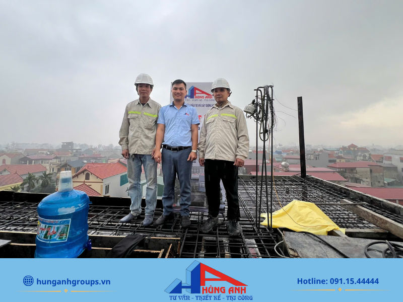 Công tác đổ bê tông, làm móng và thi công phần thô được giám sát chặt chẽ, đảm bảo kết cấu vững chắc.
